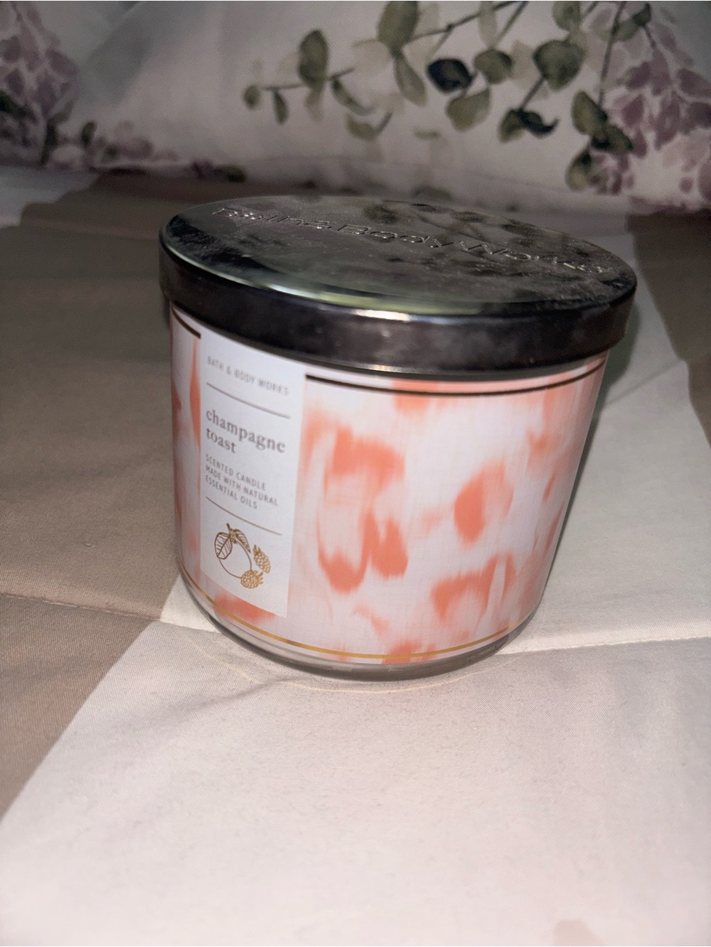 Bath & Body Works Champagne Toast Candle - Peach and White